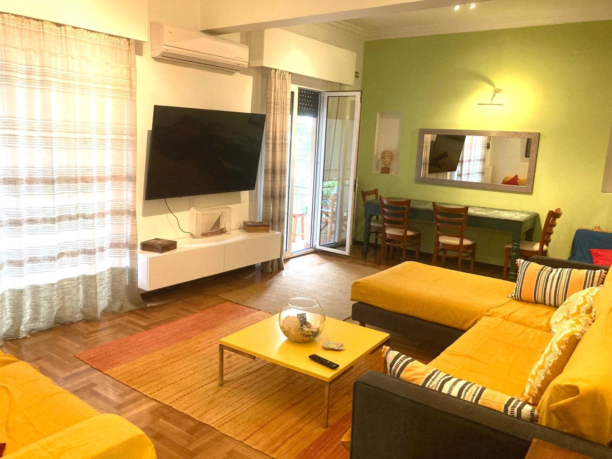 3 Bedder Condo In Ilisia, Megaro Mousikis Athens Luaran gambar